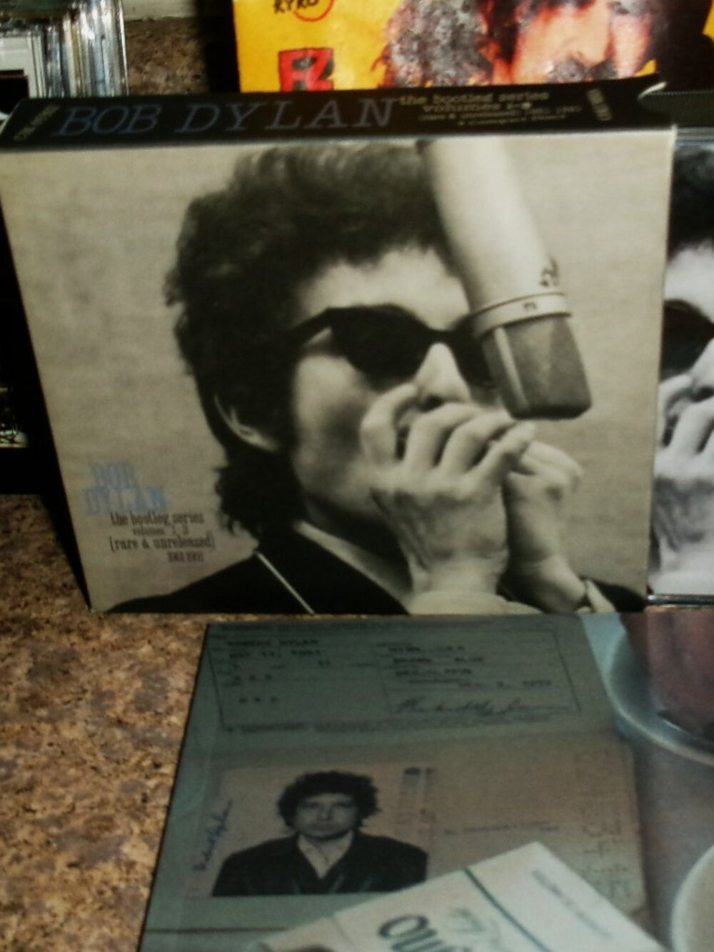 bob dylan bootleg series vol 1-3 rare & unreleased 1961-1991 3 cd box set-book